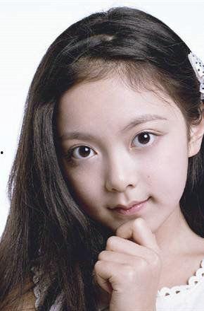 张馨戈个人资料,才华横溢的影视新星，多面发展的全能艺人