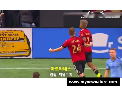足球场上的暗影：揭秘偷窥足球员背后的真相