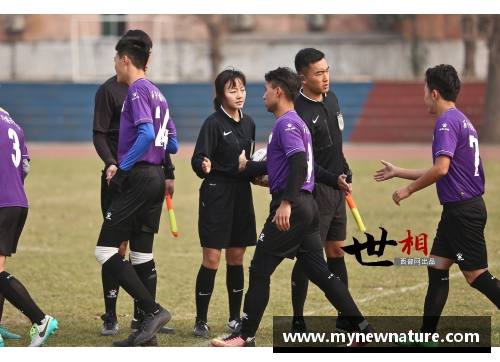 DB真人官方网站足球明星的成长之路：从街头小子到绿茵场上的传奇巨星